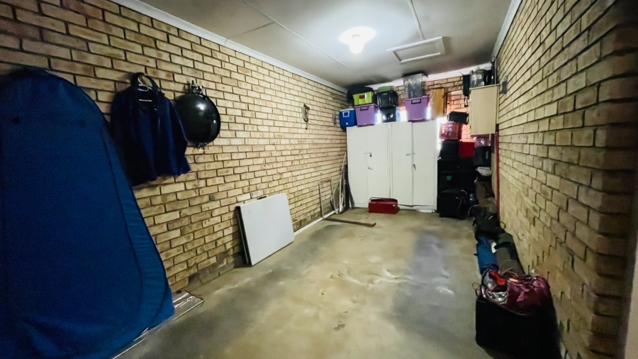 2 Bedroom Property for Sale in Potchefstroom South North West